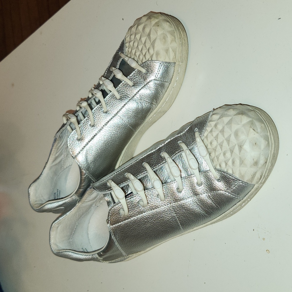 Silver Ash sneakers with ridged rubber toes sz 39